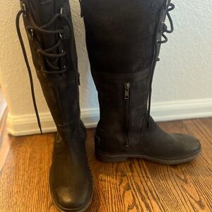 UGG Elsa Waterproof Leather Boots. Size 8 GUC